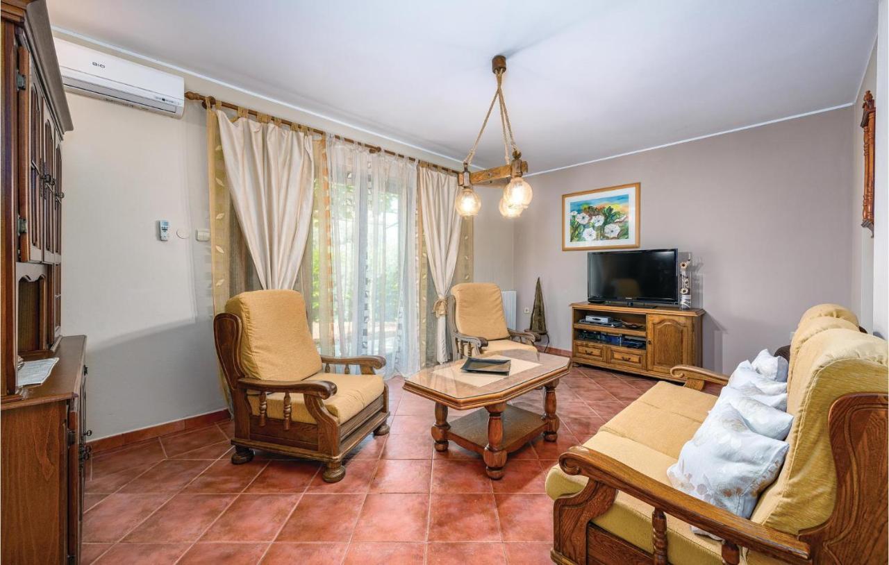 Stunning Apartment In Rovinj With Kitchen Luaran gambar