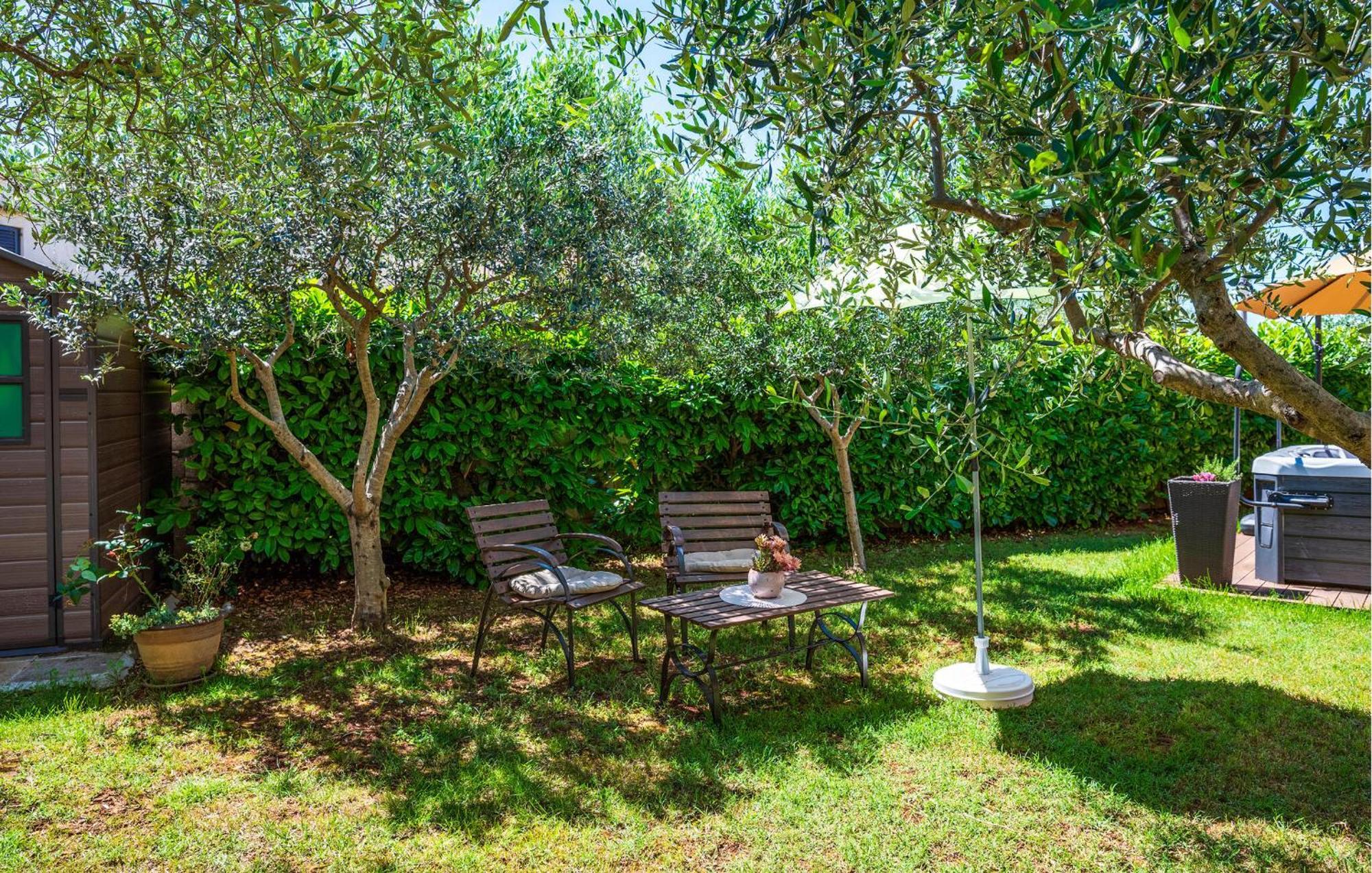 Stunning Apartment In Rovinj With Kitchen Luaran gambar