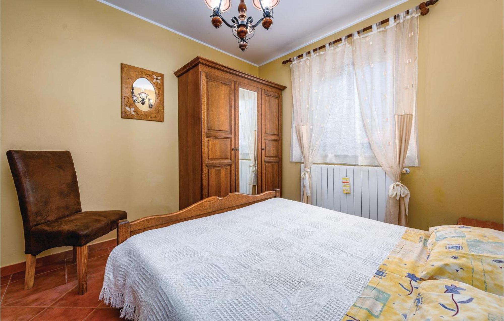 Stunning Apartment In Rovinj With Kitchen Luaran gambar