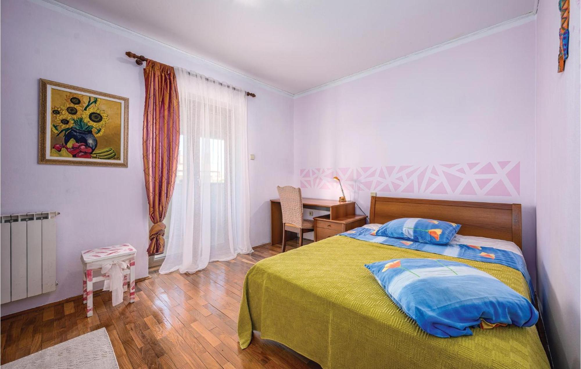 Stunning Apartment In Rovinj With Kitchen Luaran gambar