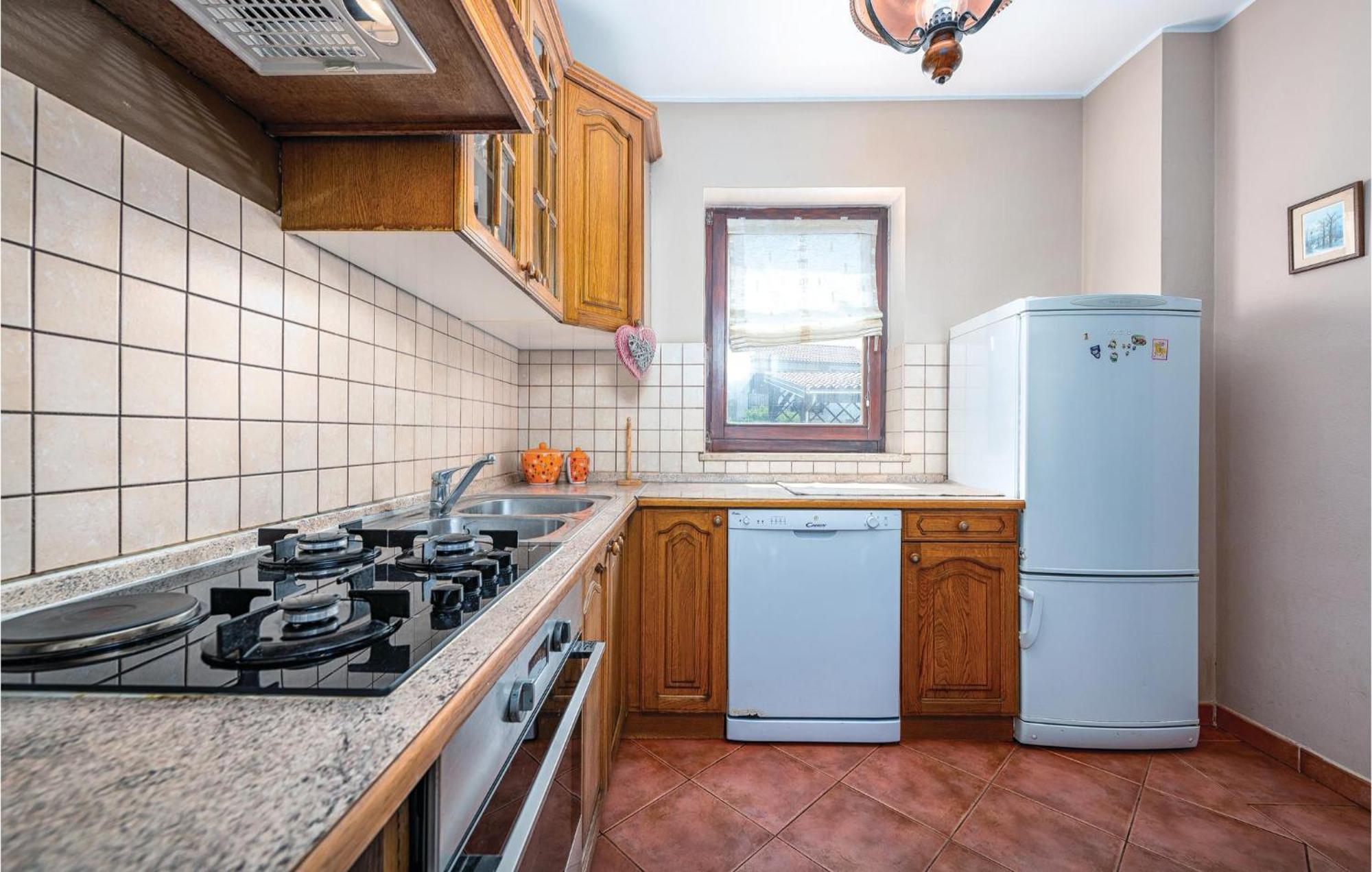 Stunning Apartment In Rovinj With Kitchen Luaran gambar