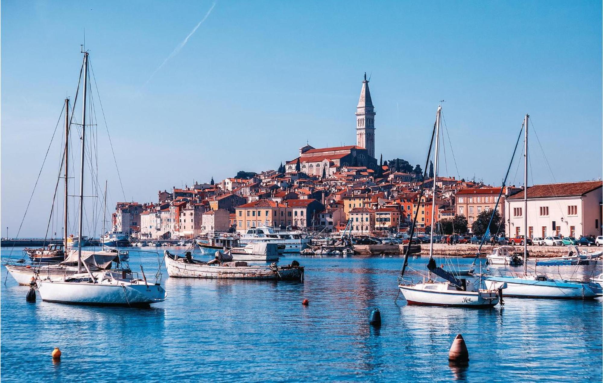 Stunning Apartment In Rovinj With Kitchen Luaran gambar