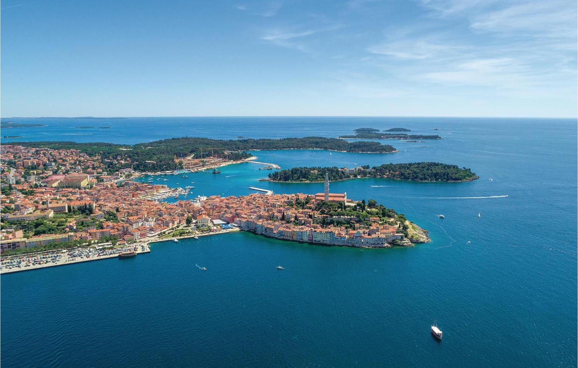 Stunning Apartment In Rovinj With Kitchen Luaran gambar
