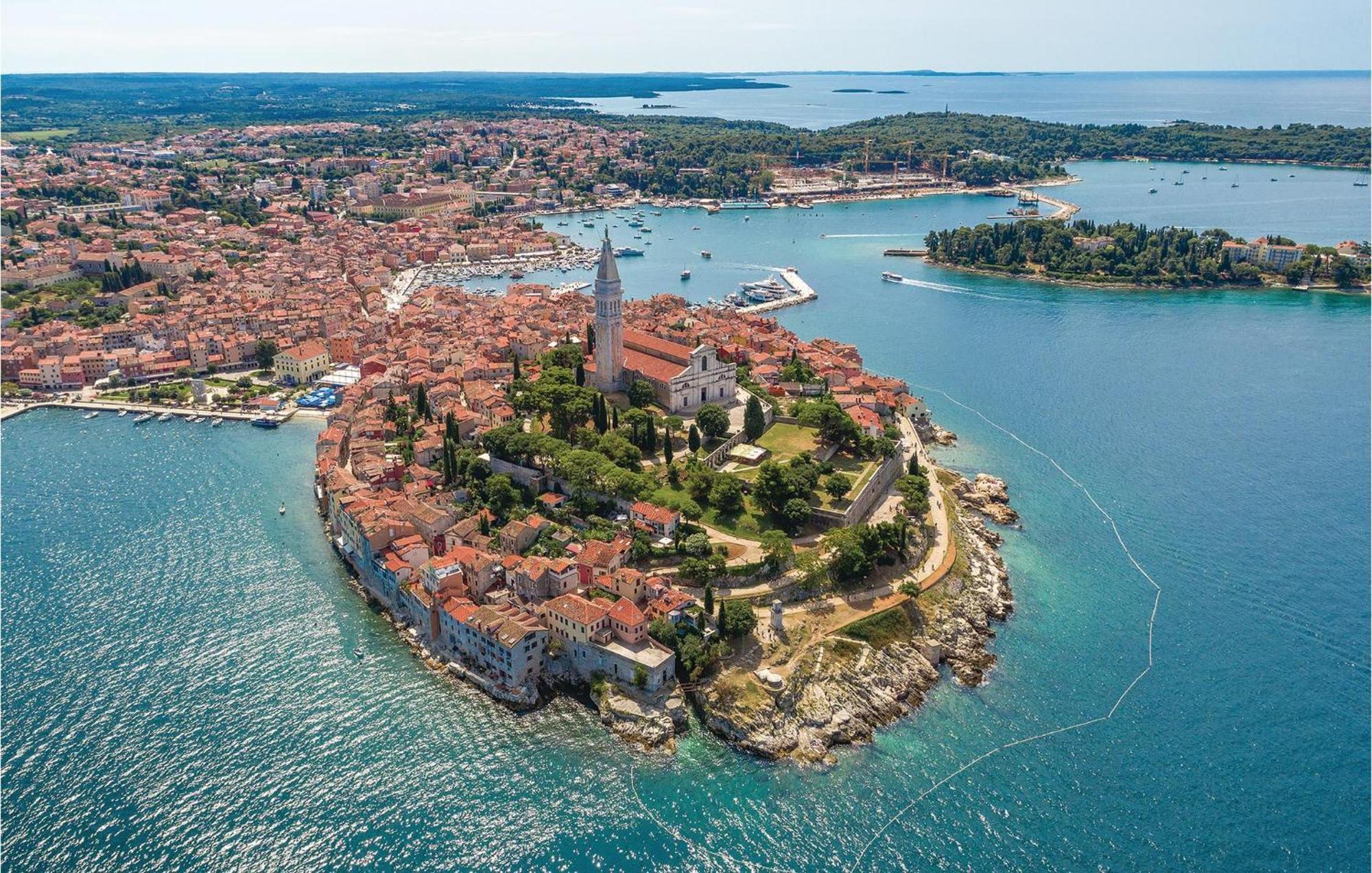 Stunning Apartment In Rovinj With Kitchen Luaran gambar