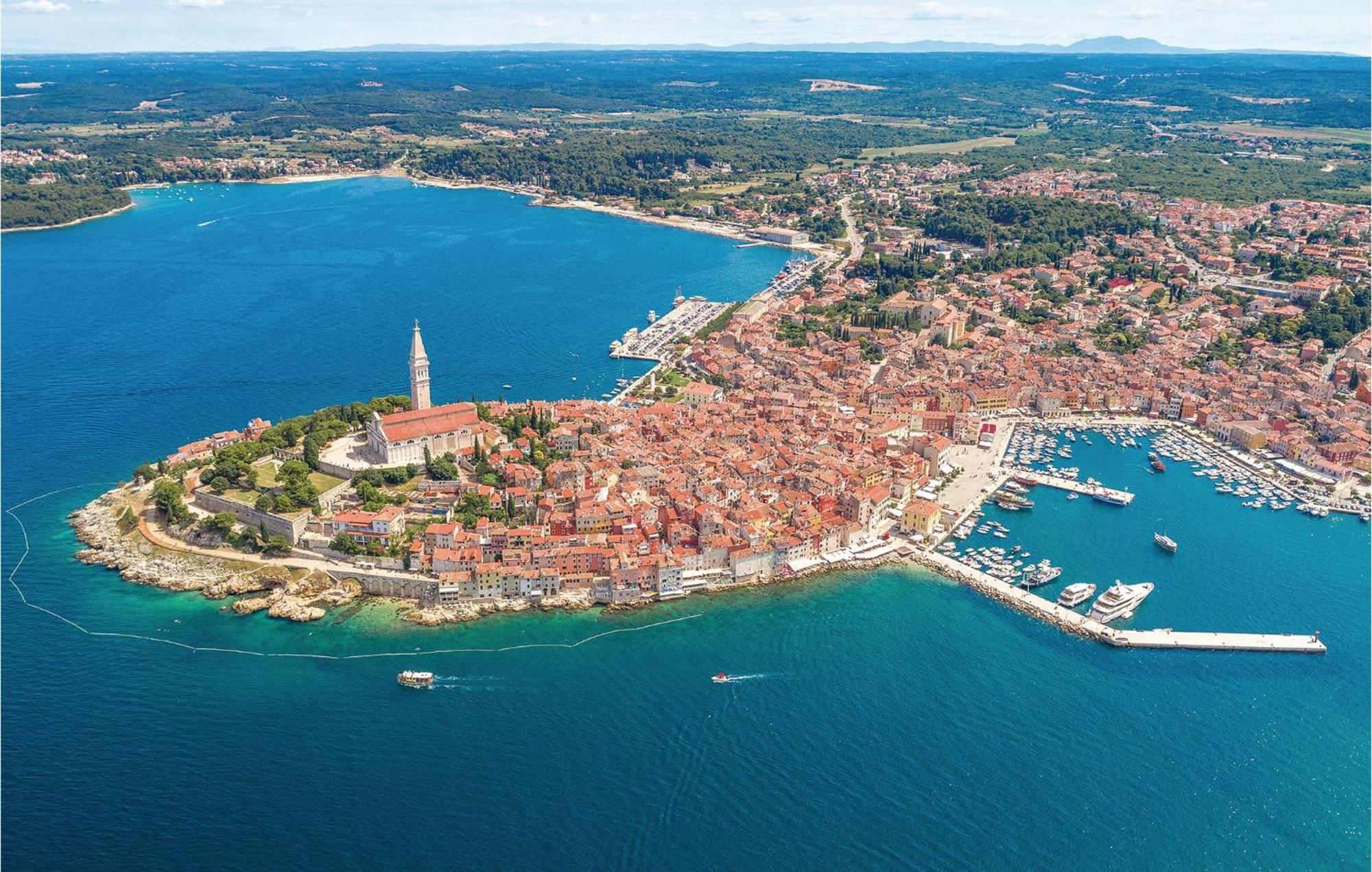 Stunning Apartment In Rovinj With Kitchen Luaran gambar